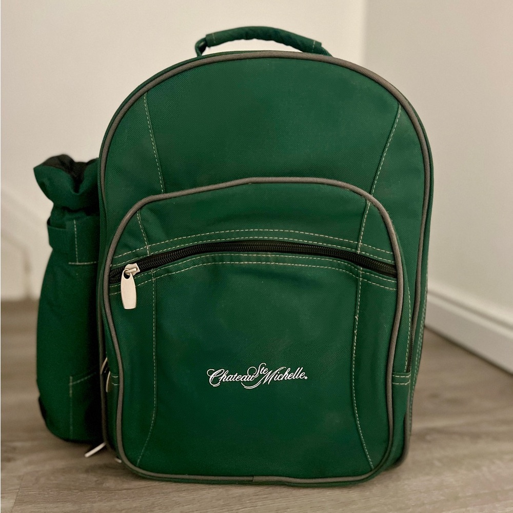 Chateau Ste Michelle Wine/Picnic Backpack, Picnic Set — NWOT